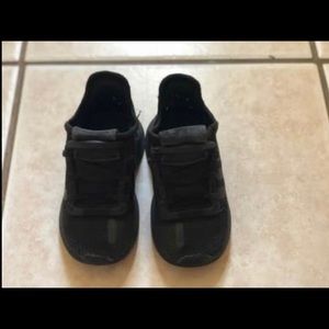 All black toddler adidas size 7